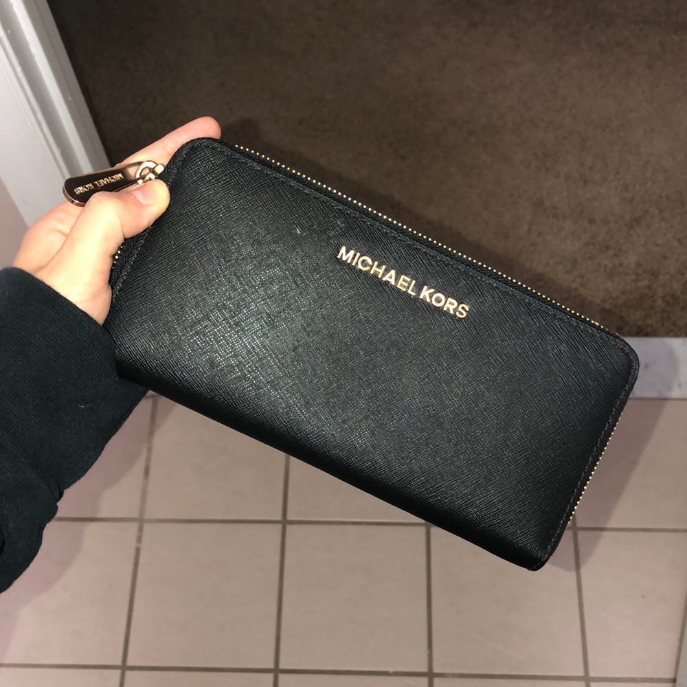 Michael khors leather and gold wallet